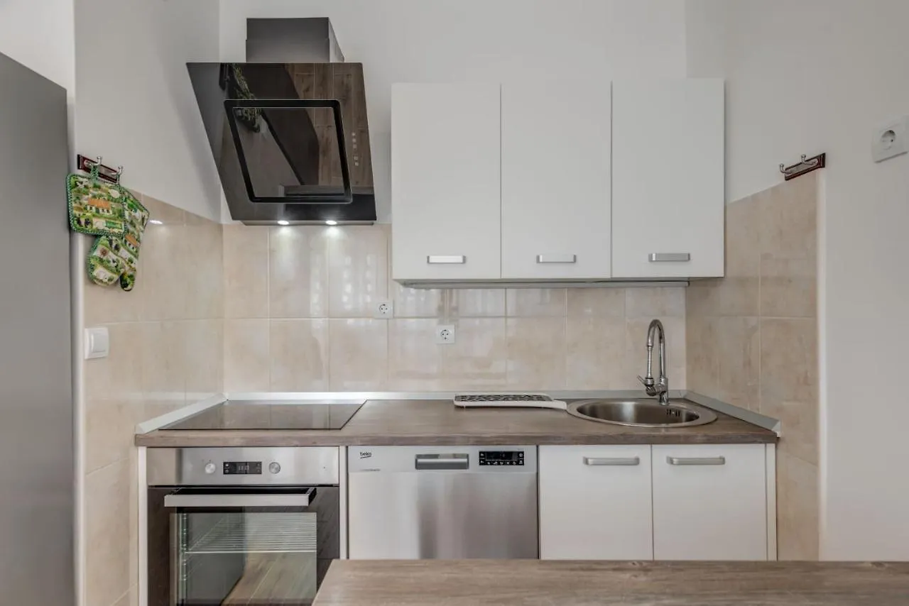 Lct Uptown Apartment Split